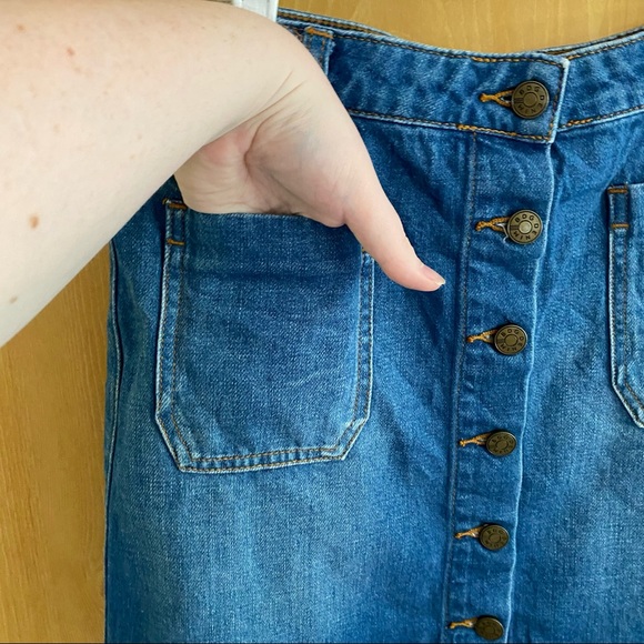 UO BDG • Vintage Style Button Front Denim Skirt - Picture 5 of 9